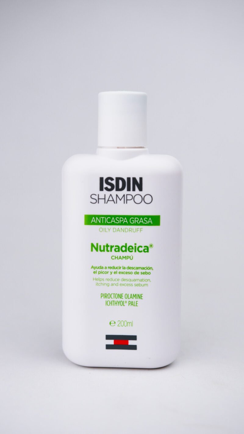 ISDIN SHAMP NUTRADEICA OILY DANDRUFF CH.G 200 ML - Image 2